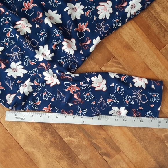 2/$35  Crepe shift dress -- 3/4 sleeves - Picture 9 of 10